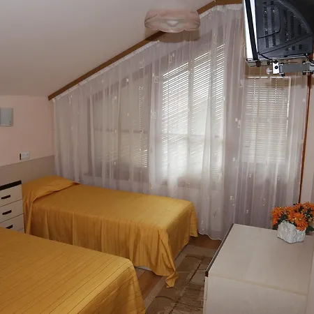 Zora Pensiune Nesebăr